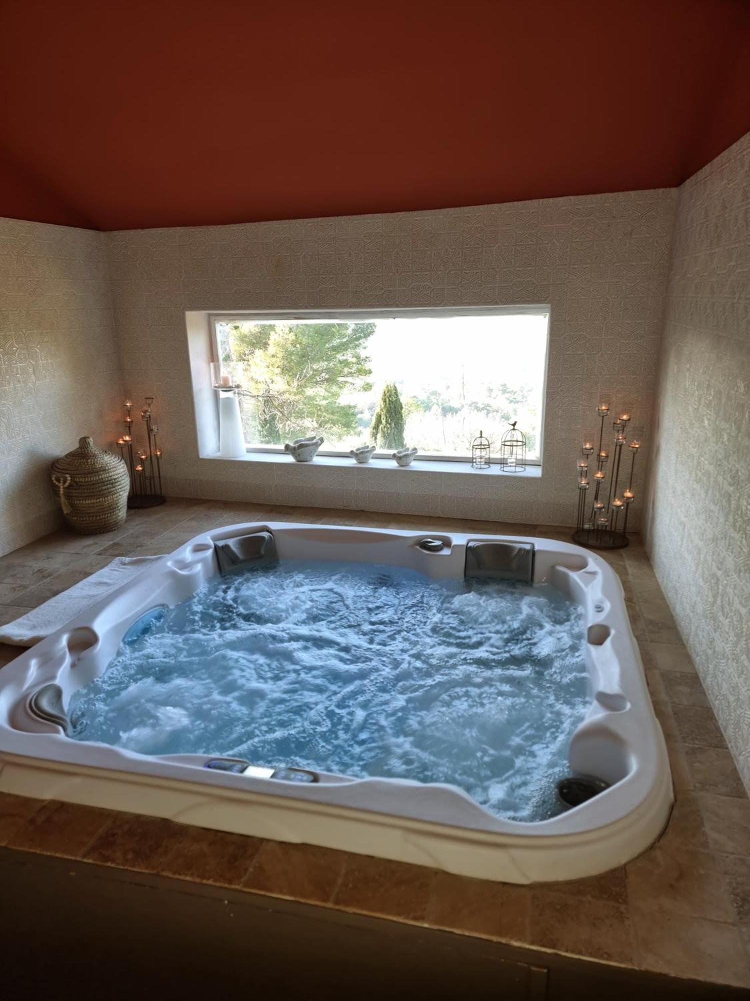 Pousterle De Sabran - Piscine & Hammam Apartman Kültér fotó