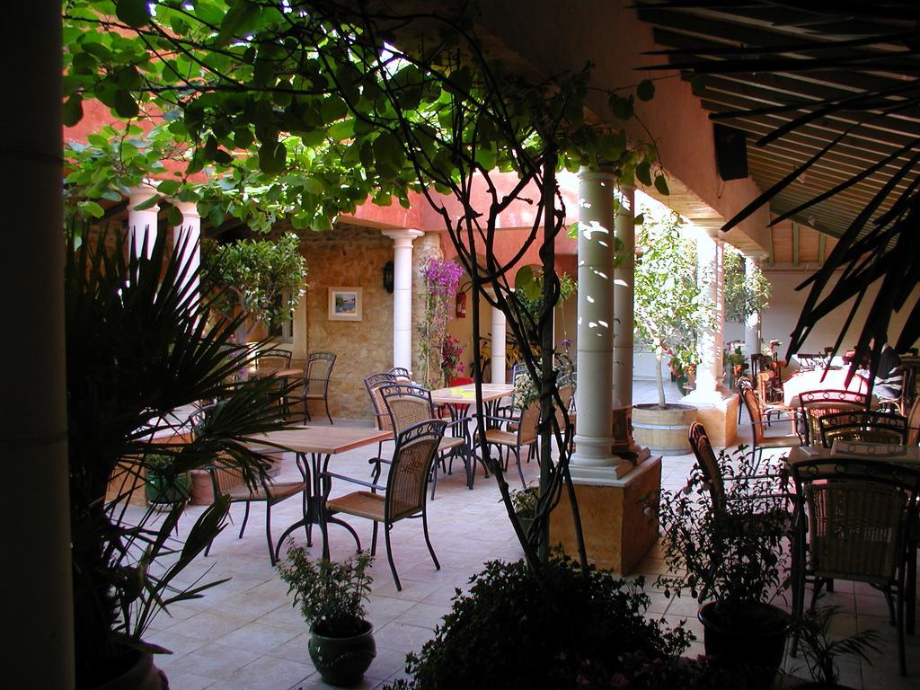 Pousterle De Sabran - Piscine & Hammam Apartman Kültér fotó